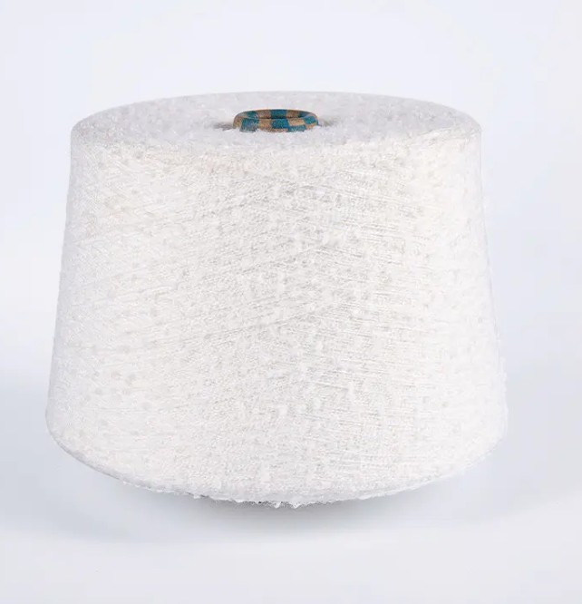 Wat is uniek over 7,5 N polyester lusgaren vergeleken met andere polyestergarens?